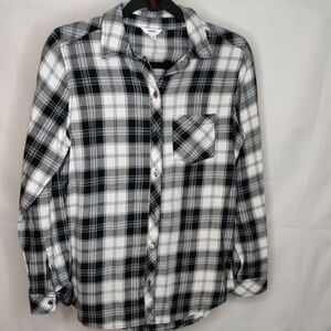 So Black and White Plaid Button-Up Shirt size large